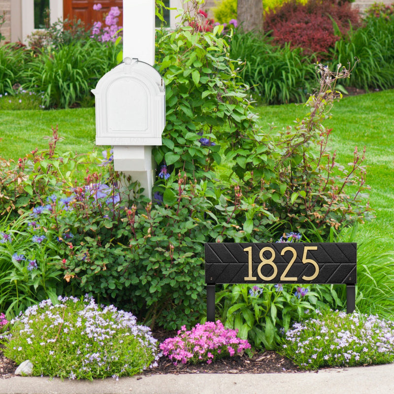 Whitehall Herringbone Horizontal Plaque, Standard Lawn 1-line