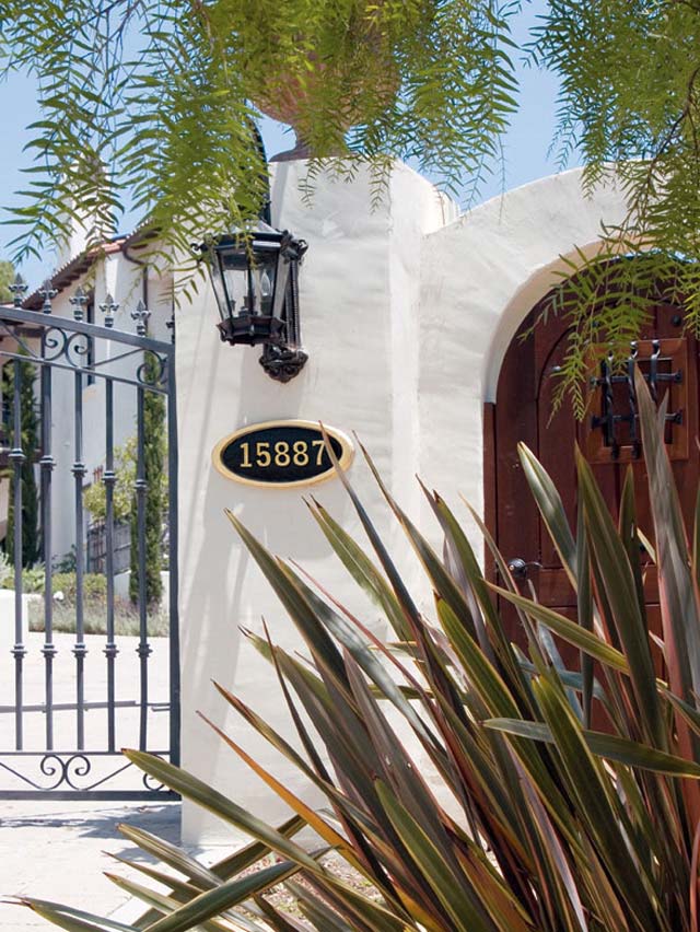 Housemark Large Roundtangle Address Plaques with Trim Color