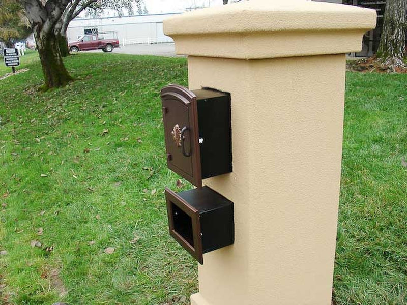 Manchester Non-Locking Column Mount Mailbox with Plain Door