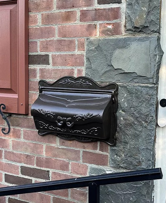 Amco Provincial Wallmount Mailbox